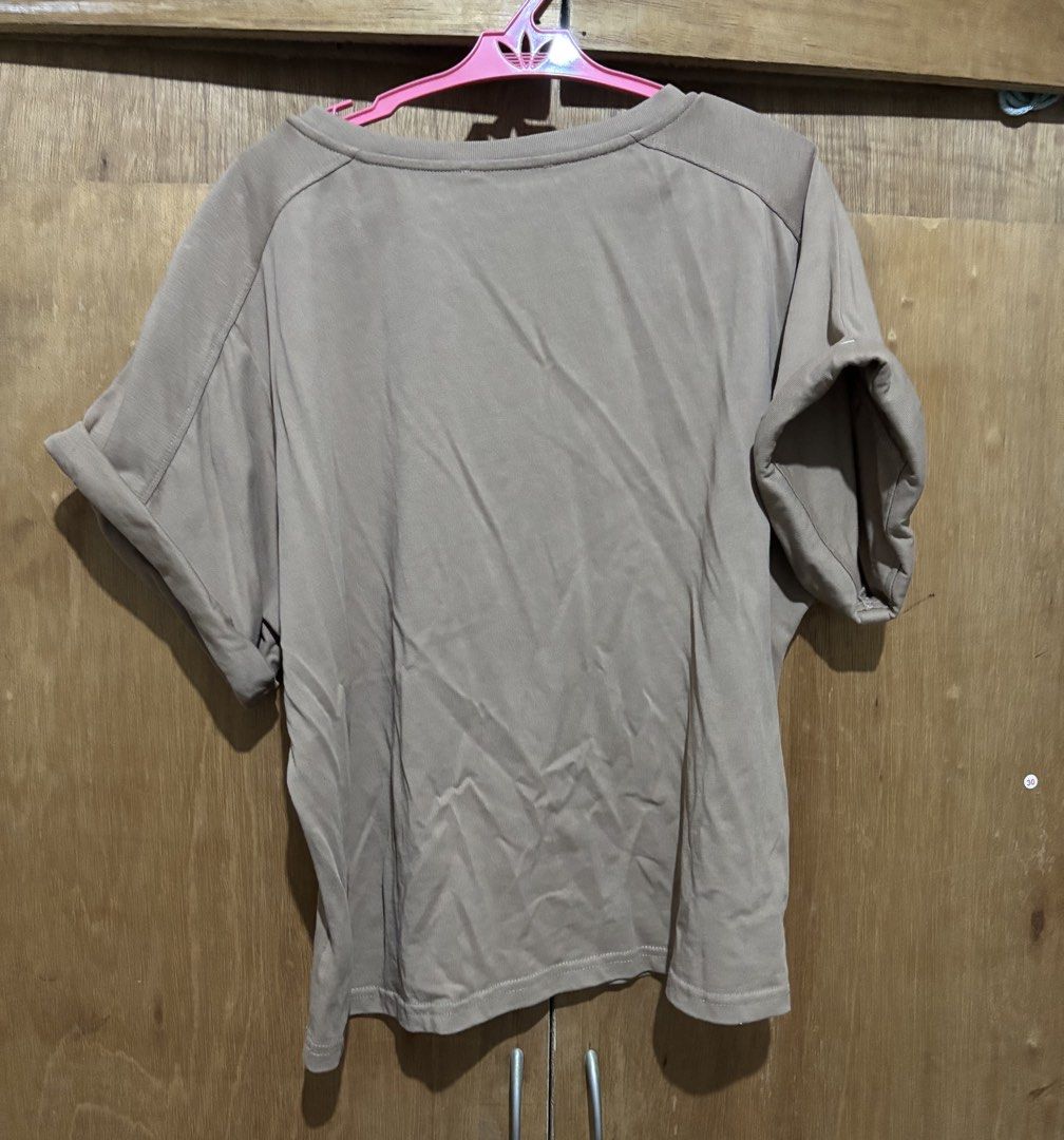 Love Bonito Oversized Jersey Round Neck Tee - Tan (Category: Shirts) located in Taytay. Submitted by cel127 (Listing ID 1455989212, Image 2). Description: - Brand: Love Bonito - Style: Oversized Jersey Tee - Color: Tan - Neckline: Round neck - Sleeves: Short sleeves with rolled cuffs - Fit: Comfortable and casual - Occasion: Everyday wear - Worn 2-3x only, out of stock on website.