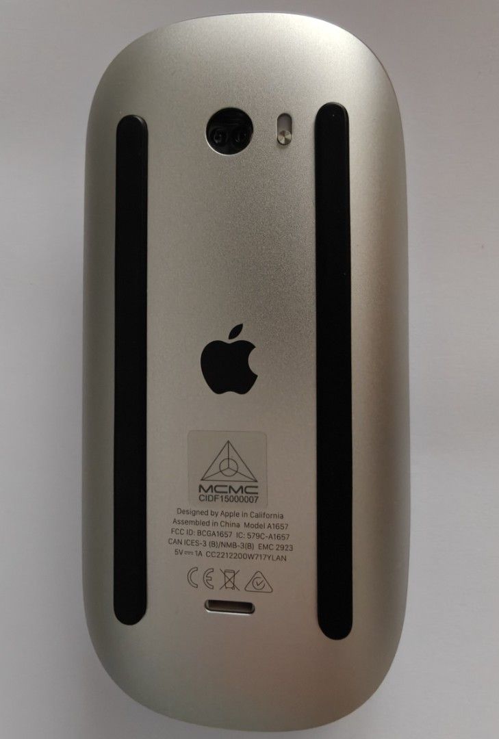 Magic Mouse (Category: Mouse & Mousepads) located in Singapore. Submitted by louis_12 (Listing ID 1455907175, Image 1). Description: - Apple Magic Mouse - Color: Silver - Lightning connector No box and cable. In extreme good condition, used to trackpad..