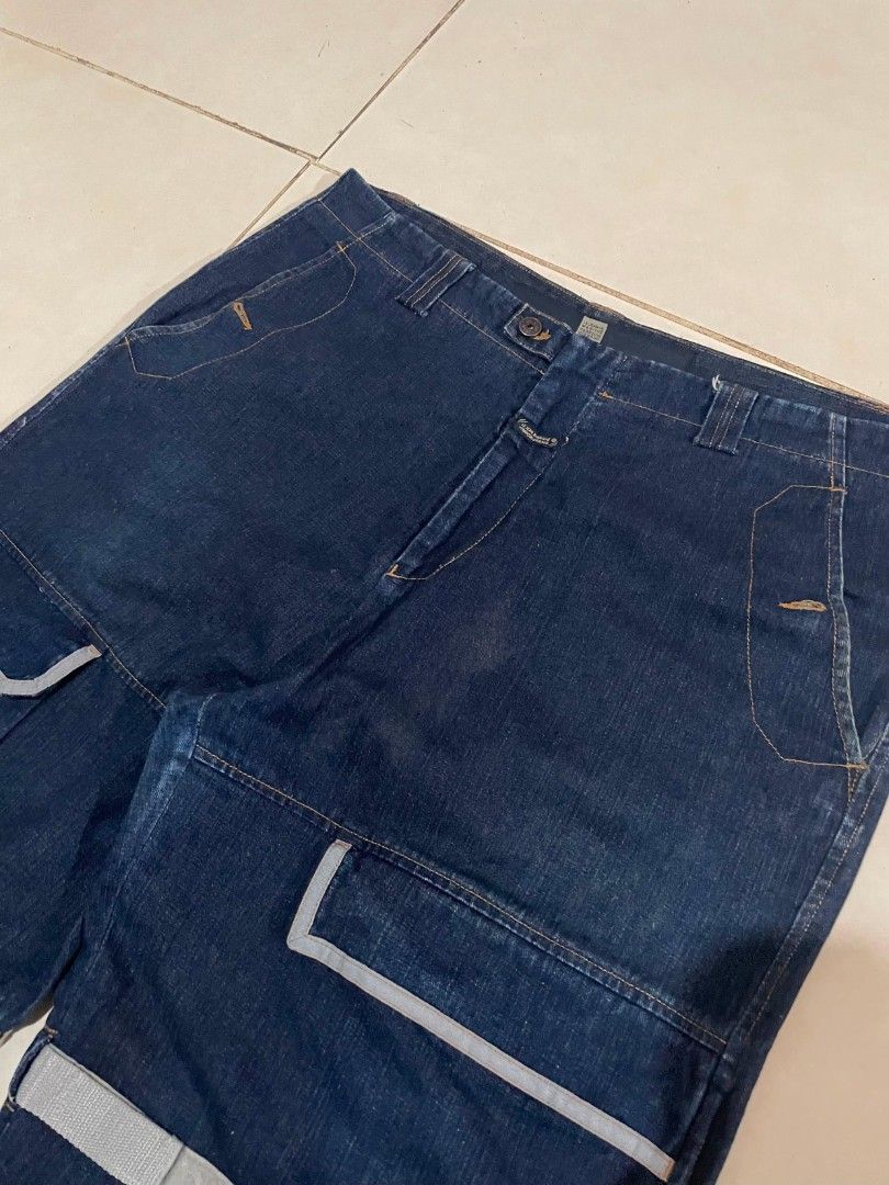 MARITHE + FRANCOIS GIRBAUD Denim Cargo Pants (Category: Jeans) located in Manila. Submitted by zxel. (Listing ID 1455985447, Image 3). Description: SIZE: 41 - W: 41 - L: 49 - T: 16 - LEG OPEN: 10 - CONDITION: EXCELLENT - COLOR RATE: 10/10 - ISSUE: HEELDRAG MINE: 3900 🚚LOCAL SHIPPING FEE: (75-125) ✈️INTER SHIPPING FEE:( DM ME) MODE OF PAYMENT: ( GCASH, PAYPAL).