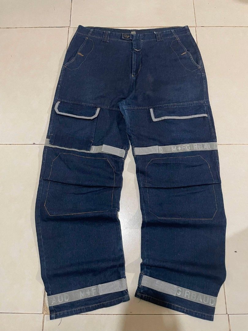 MARITHE + FRANCOIS GIRBAUD Denim Cargo Pants (Category: Jeans) located in Manila. Submitted by zxel. (Listing ID 1455985447, Image 1). Description: SIZE: 41 - W: 41 - L: 49 - T: 16 - LEG OPEN: 10 - CONDITION: EXCELLENT - COLOR RATE: 10/10 - ISSUE: HEELDRAG MINE: 3900 🚚LOCAL SHIPPING FEE: (75-125) ✈️INTER SHIPPING FEE:( DM ME) MODE OF PAYMENT: ( GCASH, PAYPAL).