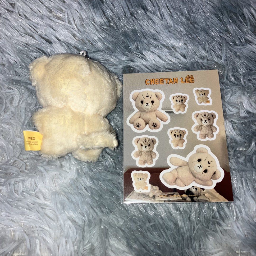Mark Lee Cheetah Lee 10cm Doll with Stickr (Category: Designer & Blind Box Toys) located in Quezon City. Submitted by wingheads (Listing ID 1456008739, Image 2). Description: .