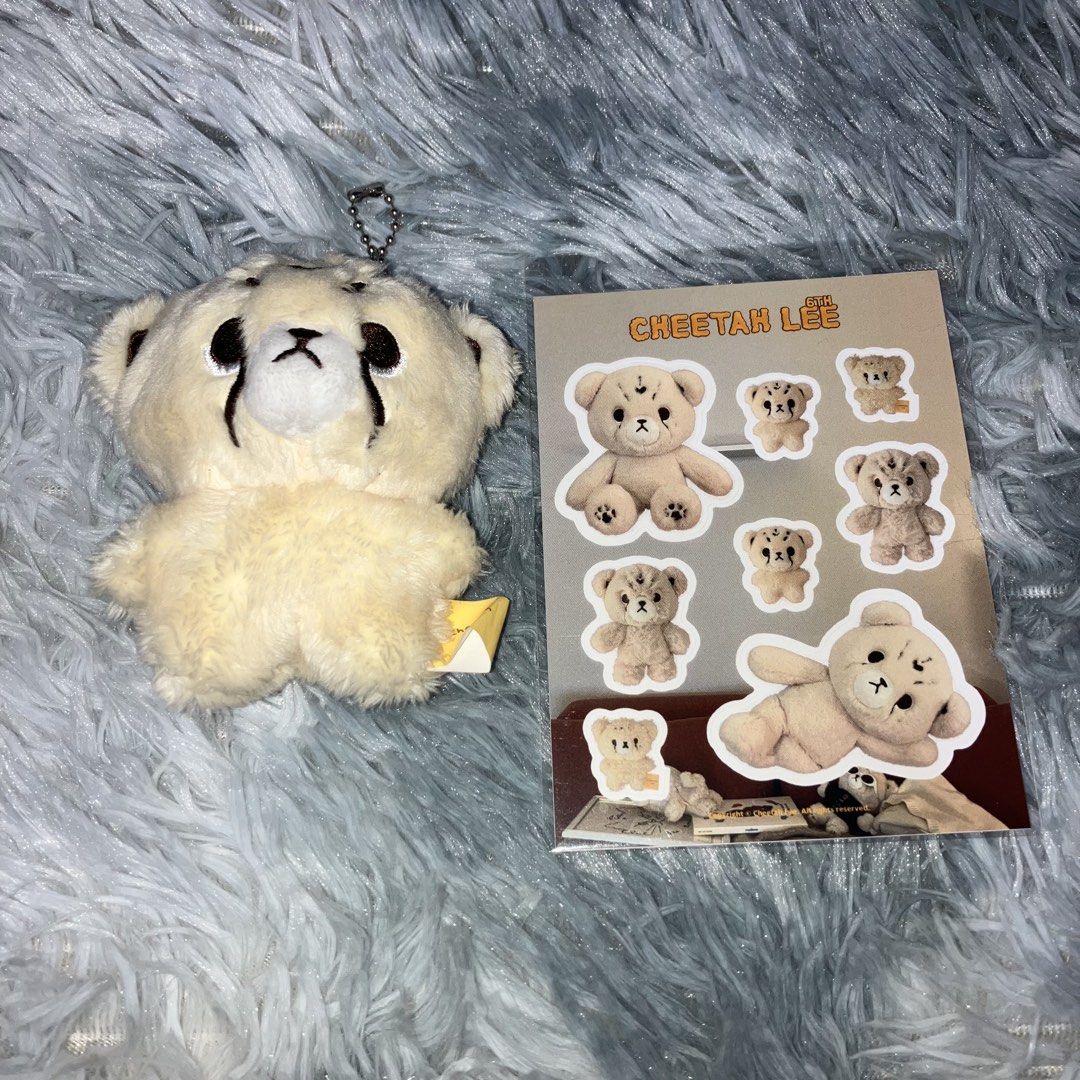 Mark Lee Cheetah Lee 10cm Doll with Stickr (Category: Designer & Blind Box Toys) located in Quezon City. Submitted by wingheads (Listing ID 1456008739, Image 1). Description: .