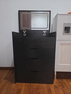 (Category: ) located in . Submitted by furniturensuch (Listing ID 1455999968, Image 1). Description: .