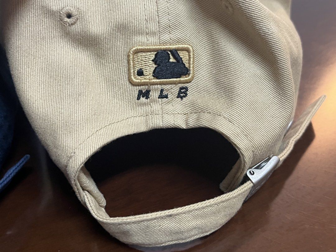 MLB NY and LA Cap (Category: Caps & Hats) located in Manila. Submitted by jipanpan (Listing ID 1455912819, Image 3). Description: Purchased in MLB Gangnam store.