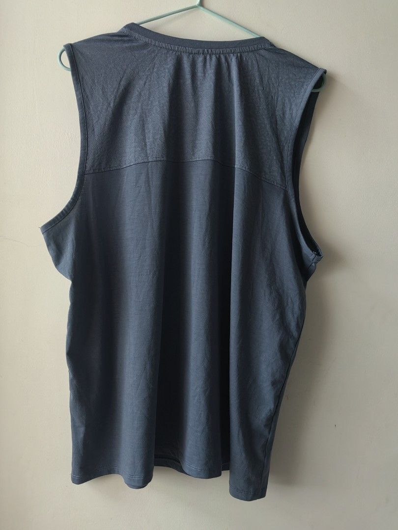Mondetta Drifit Tank (XL-XXL) (Category: Activewear) located in Baguio. Submitted by kacijom (Listing ID 1455959403, Image 2). Description: ✨ ₱200 •Mondetta Drifit Tank •Size XL-XXL, 22"x26" •Condition 9/10 (Very-Good Used Condition), flaw neckline.
