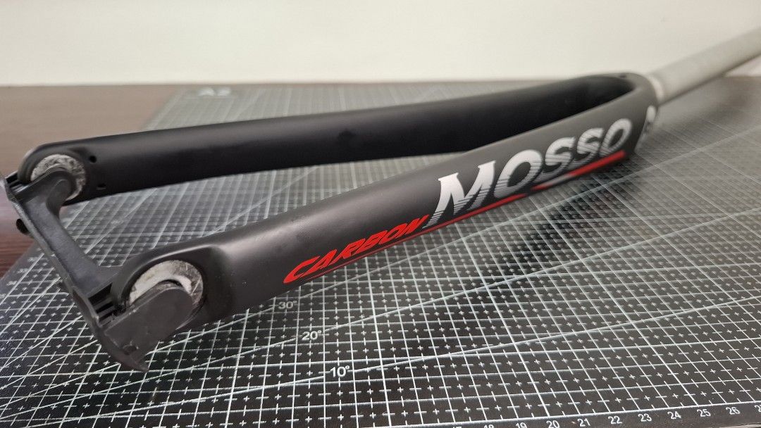 Mosso 725TCA Road Bike Frameset – XL (56) (Category: Bicycles) located in Carmona. Submitted by june.salazar (Listing ID 1455880948, Image 2). Description: Mosso 725TCA Road Bike Frameset - Size: XL / 56 (General Height fit range is around 5'9"–6'1" (175–185 cm) - Color: Black with White & Red Accents - Material: 7005 Triple-Butted Aluminum - Wheel Size: 700C - Max Tire Clearance: 28C Inclusions: Mosso Headset (bearings, crown race, top cap, flow