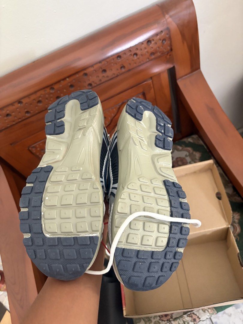 NIKE (Category: Sneakers) located in Alor Gajah. Submitted by frd.rdzn11 (Listing ID 1455956313, Image 3). Description: 7.5UK 25.5CM .