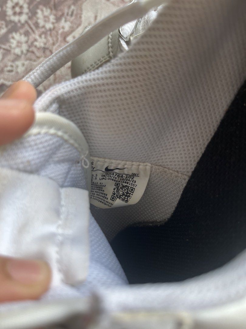 Nike Cortez Basic SL (Category: Babies & Kids Fashion) located in Kuantan. Submitted by sitiiiii26 (Listing ID 1455898022, Image 3). Description: Size: UK 3 *can nego ;).