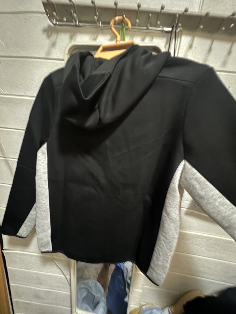 nike tech fleece （分類：外套及戶外衣服）位於 Hong Kong。 由 youflxme 提交（商品編號 1455925389，圖片 4）。簡介： 。