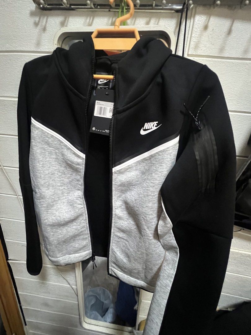 nike tech fleece （分類：外套及戶外衣服）位於 Hong Kong。 由 youflxme 提交（商品編號 1455925389，圖片 1）。簡介： 。