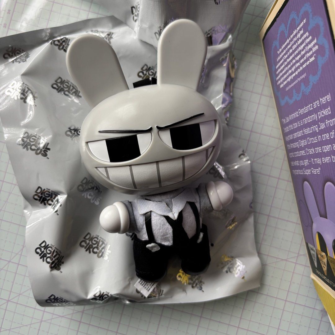 noir-jax-the-amazing-digital-circus-animiniz-pendantz-hobbies-toys