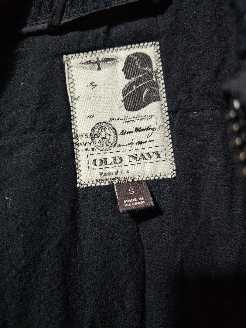 Old Navy Quilted Black Bomber Jacket (Category: Coats, Jackets and Outerwear) located in Las Pinas. Submitted by theloopcloset (Listing ID 1456025589, Image 2). Description: Old Navy Quilted Black Bomber Jacket Size: Small on tag Dimensions: 23x26 280+sf.