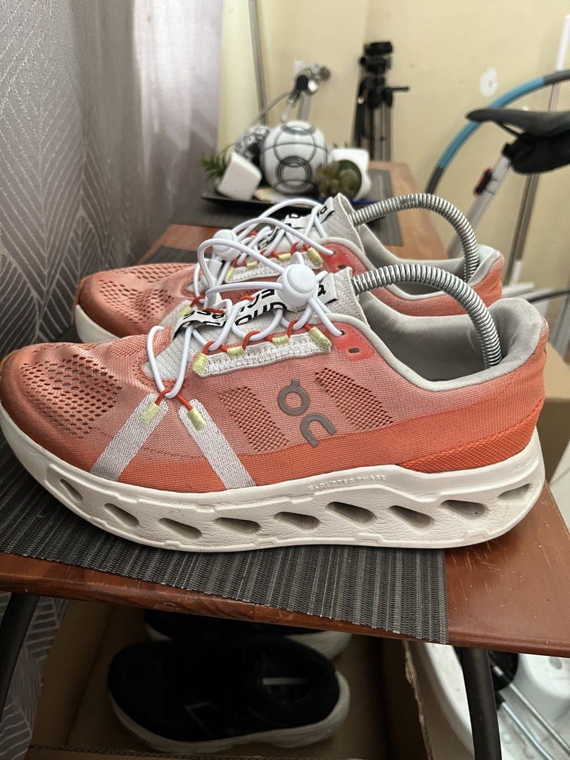 On Cloud Eclipse (Category: Sneakers) located in Las Pinas. Submitted by deepsouthe (Listing ID 1455912005, Image 2). Description: POn Cloud Eclipse M9.5, 9uk, 43eu, 27.5cm Well used but in vg cond Legit Php5,500 plus sf Las Pinas area.