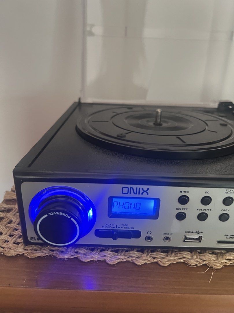 ONIX MP3 TURNTABLE VINYL PLAYER (Category: Other Audio Equipment) located in Imus. Submitted by labella.mnl (Listing ID 1455894398, Image 3). Description: Muffled sound na I’m not sure baka dahil matagal di nagamit, Pick up lalamove or via j&t Kayo na magpagawa Di ko na try sa cassette pero pwede din as cassette player .