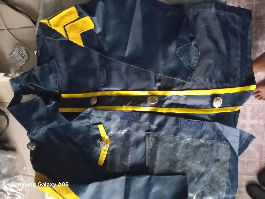 Police Career Costume (Category: Babies & Kids Fashion) located in Taguig. Submitted by newwavecollection (Listing ID 1455949483, Image 3). Description: bought new here in Carousell my sons used it during career day in his kinder and grade 1 comes with hat.