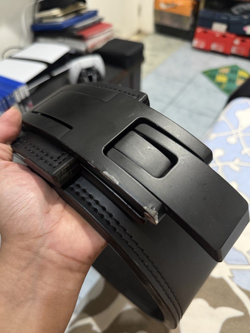 Powerlifting Lever Belt (Category: Other Sports Equipment and Supplies) located in Quezon City. Submitted by kvndm (Listing ID 1455994634, Image 2). Description: For Sale Generic Powerlifting Belt Lever Type Large-XL 120 cm for 35-42 inches waist 8/10 condition Has paint chips and slight worn out lining but still usable. Location Batasan Hills, Quezon City San Mateo, Rizal Commonwealth, Quezon City Nangka, Marikina.