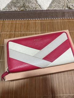 (Category: ) located in . Submitted by hotshop.sg (Listing ID 1455917428, Image 1). Description: .