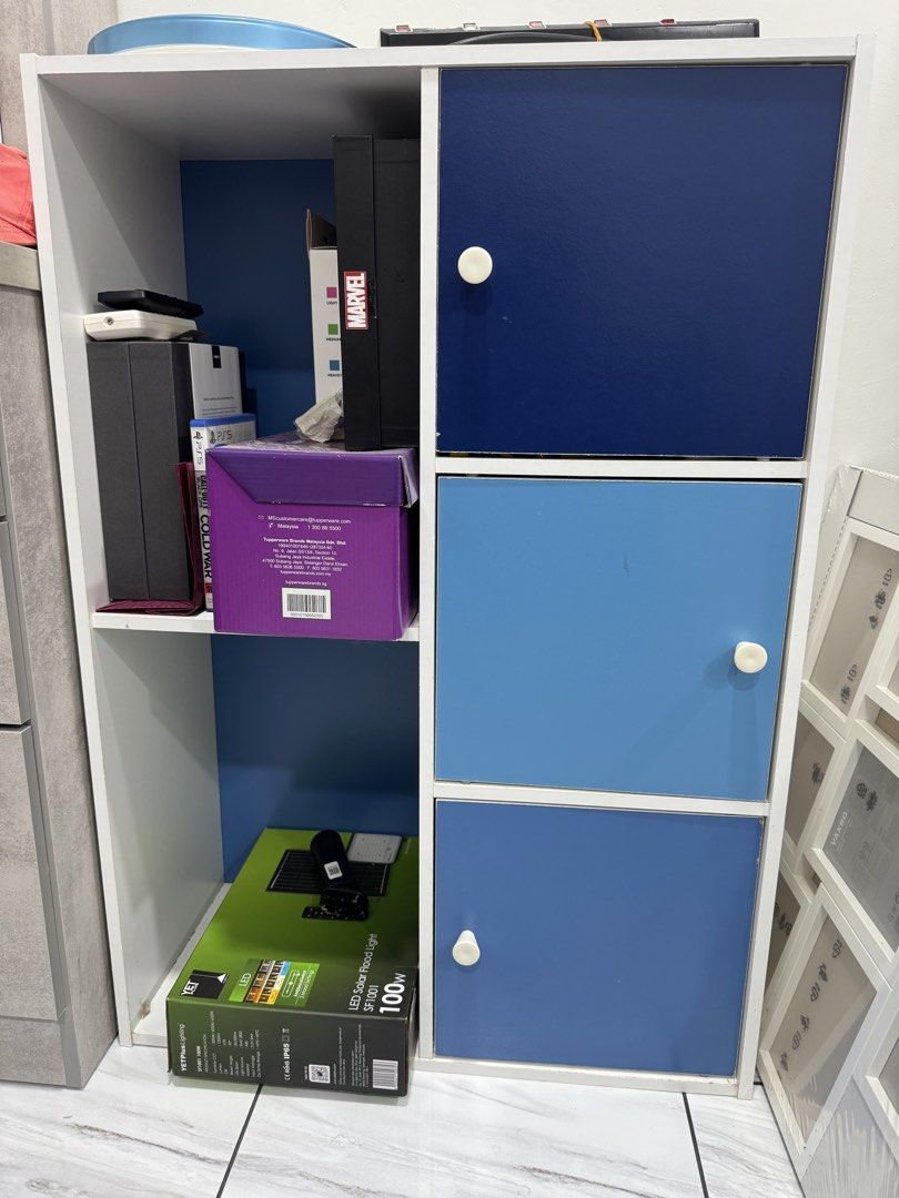 Rak buku (Category: Shelves, Cabinets & Racks) located in Sungai Besar. Submitted by amierz99 (Listing ID 1455878708, Image 1). Description: Rak buku.