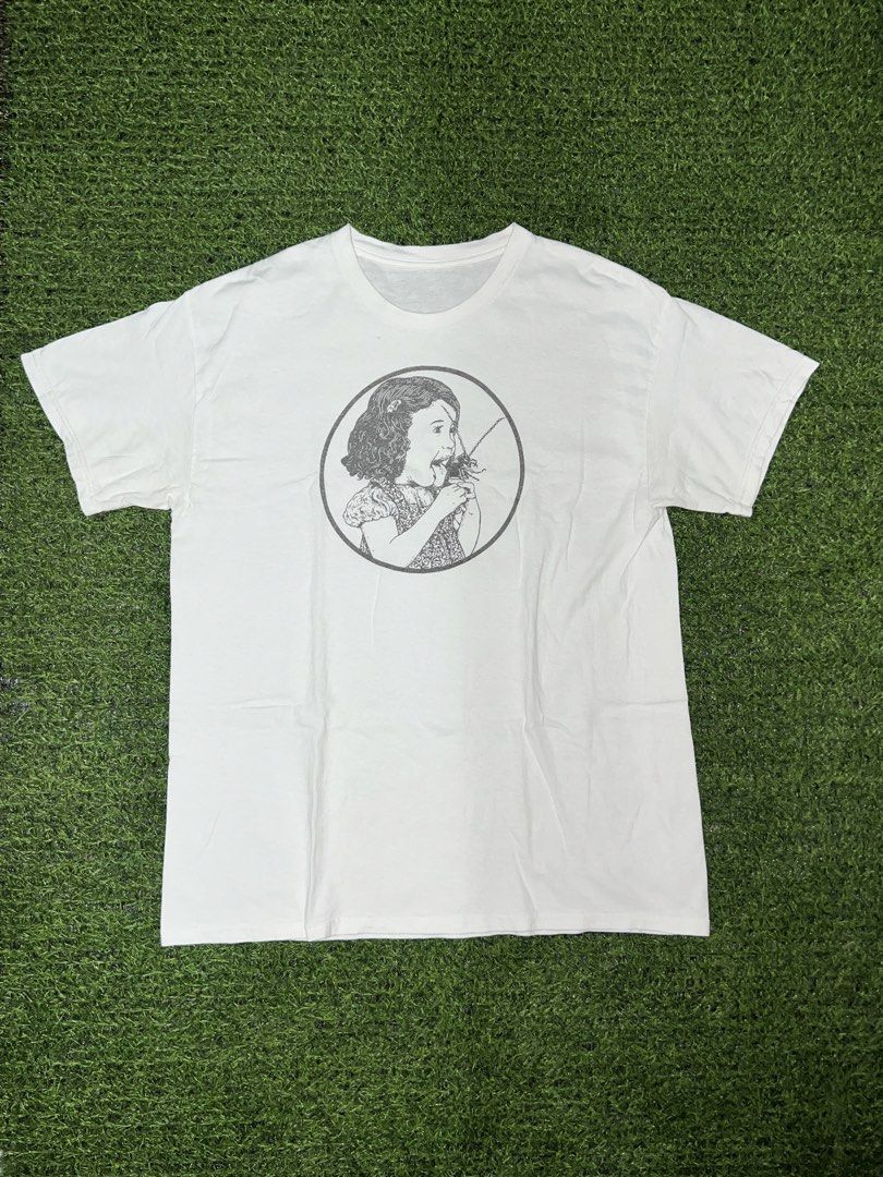 RANDOM BUG LICKING GRAPHIC TEE (Category: Tshirts & Polo Shirts ) located in Caloocan City. Submitted by gothrifted (Listing ID 1455978016, Image 1). Description: RANDOM BUG LICKER GRAPHIC TEE - thrifted - fits up to size XL - dimes: 22x30 - fair condition - issue: minimal lints *color may vary due to lighting .