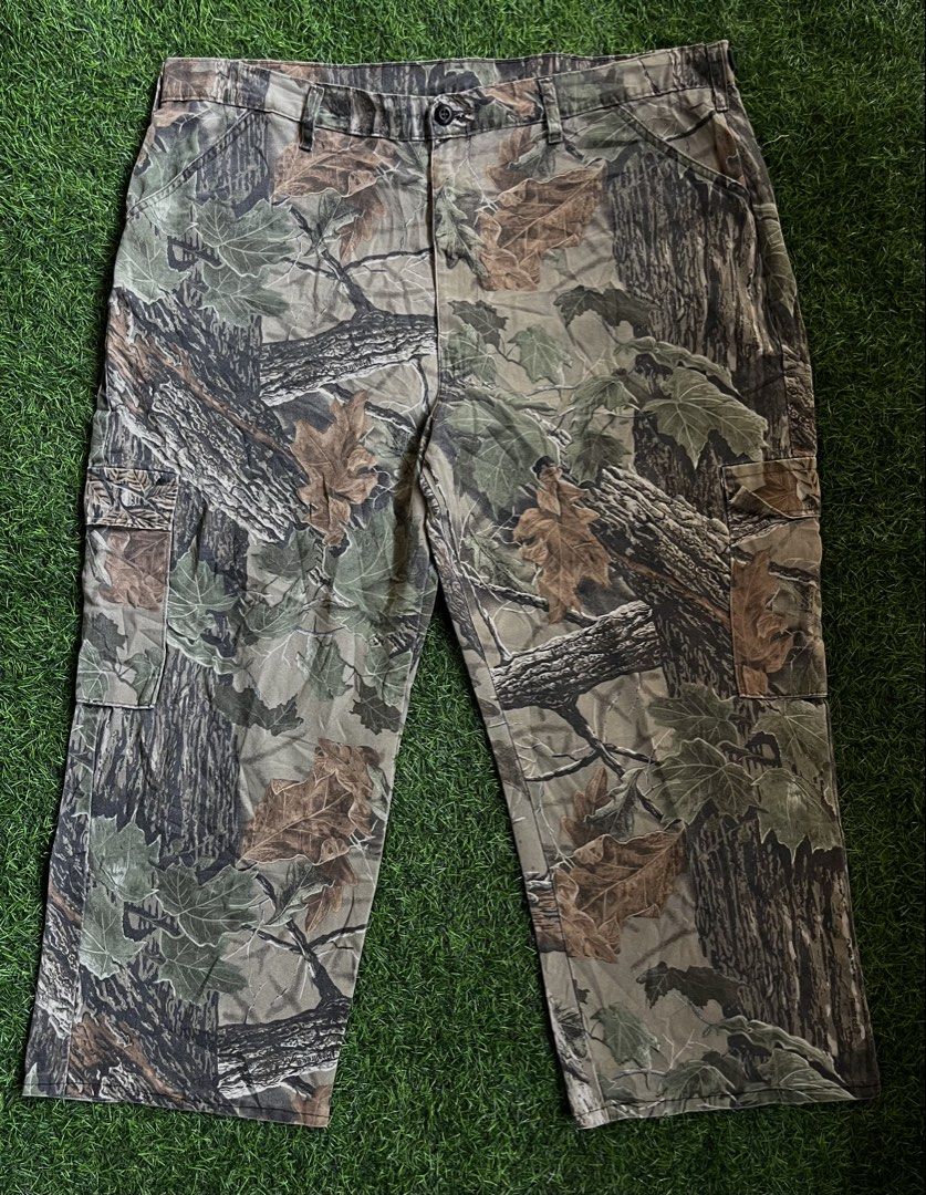 REALTREE BAGGY CARGO PANTS (Category: Jeans) located in Carcar. Submitted by thrift_kidd (Listing ID 1455914512, Image 1). Description: Waist: 40 to 42 Length: 38 Leg Opening: 11 Thigh: 15 Excellent .