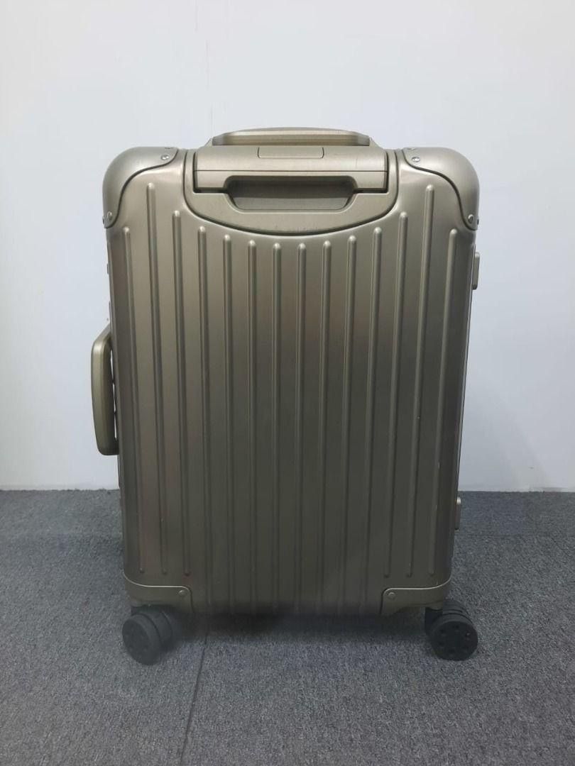 Rimowa Hand Carry (Category: Luxury Bags & Wallets) located in Makati City. Submitted by mag.b0323d_436 (Listing ID 1455863762, Image 2). Description: .