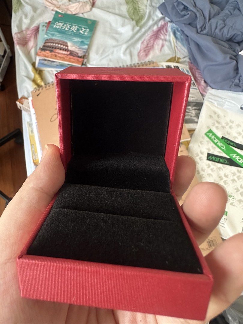 Rings boxes (Category: Rings) located in Singapore. Submitted by gemma.jia (Listing ID 1455950595, Image 3). Description: The first one is $15, and the other two are each priced at $5，if take all $20.
