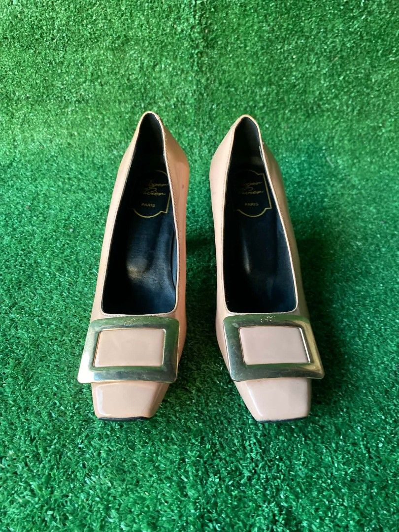 Roger Viviere (Category: Sneakers & Footwear) located in Zamboanga. Submitted by rkrey (Listing ID 1456049225, Image 1). Description: Roger Viviere Belle Vivier 45mm Pumps.