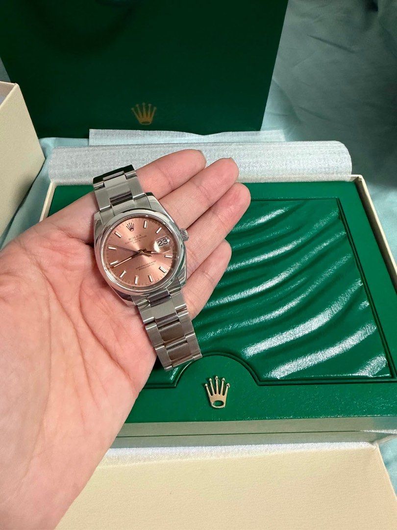 2009 Rolex Oyster Perpetual Date 34mm (Category: Luxury Watches) located in Manila. Submitted by ms.trust (Listing ID 1455922093, Image 3). Description: 2009 Rolex Oyster Perpetual Date 34mm Ref: 115210 Year: 2009 Dial Color: Salmon Bracelet: Oyster Bracelet ✅️Excellent Condition ✅️Automatic Movement Inclusions: Watch, with presentation box, with extra link, authenticated under Panotes, Greenhills Mode of Payment: Bpi/BDO/UB 📍Location: Q.C Pm me