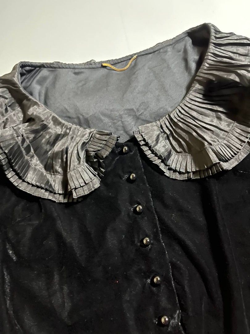 Saint Laurent Black Velvet Ruffle Collar Blouse (Category: Blouses) located in Lucena. Submitted by sth.archvl (Listing ID 1455902852, Image 3). Description: As new condition Issue cut neck tag Size large Measurements Armpit to armpit: 18.5 inches Length: 23 inches Sleeves: 26 Inches .