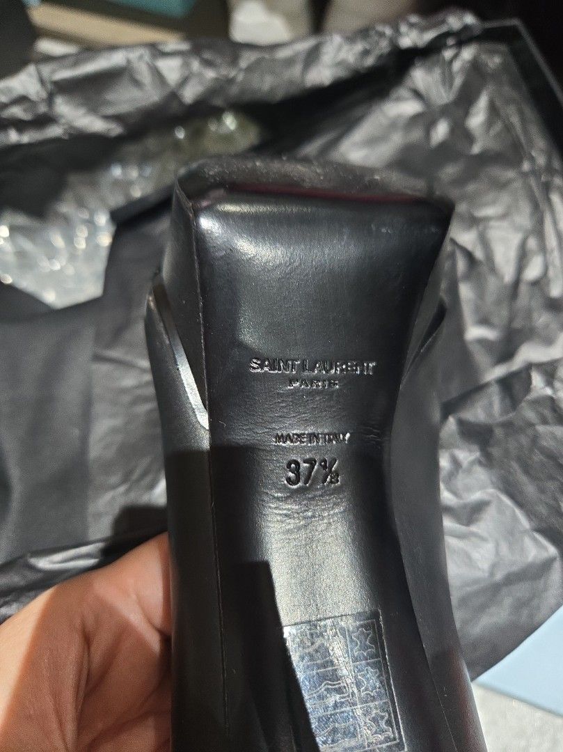 Saint Laurent Paris Black Leather Pointed Toe Heels (Category: Heels) located in Baliuag. Submitted by chelaz (Listing ID 1455917363, Image 3). Description: letting go of my precious ones, as they have only been kept and barely used since I left corporate. please be sensible with offers. ☺️. appreciate your help and giving these preloved a second chance. ♥️♥️ size 37.5 4inch heels item location: Baliwag MOP: Maya, Gcash, BPI - Classic black leath