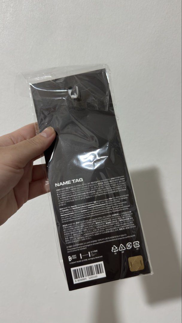 SEALED Jhope Hope on the Stage Keyring (Category: K-Wave Merchandise) located in Quezon City. Submitted by kkooobbiii (Listing ID 1455992628, Image 2). Description: 📍 Q.C / Mandaluyong.