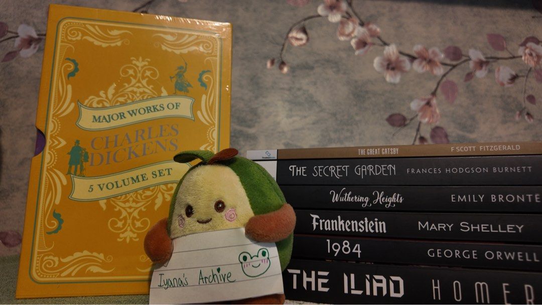 set b ♡ charles dickens box set (5 books, sealed) (Category: Storybooks) located in Manila. Submitted by verdant_actias (Listing ID 1455980342, Image 2). Description: Please visit my fb acc “Iyana’s Remnants Archive” if you’re hesitant to buy her since I don’t have any reviews in carousel yet. All my vouches and previous transactions are all posted on my pinned post. Thankiieeess💚 includes: -charles dickens box set (5 books) * freebies: 6 random