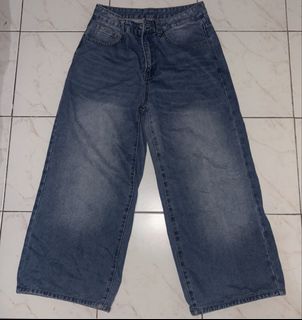 (Category: ) located in . Submitted by thriftgodesa (Listing ID 1456004426, Image 1). Description: .