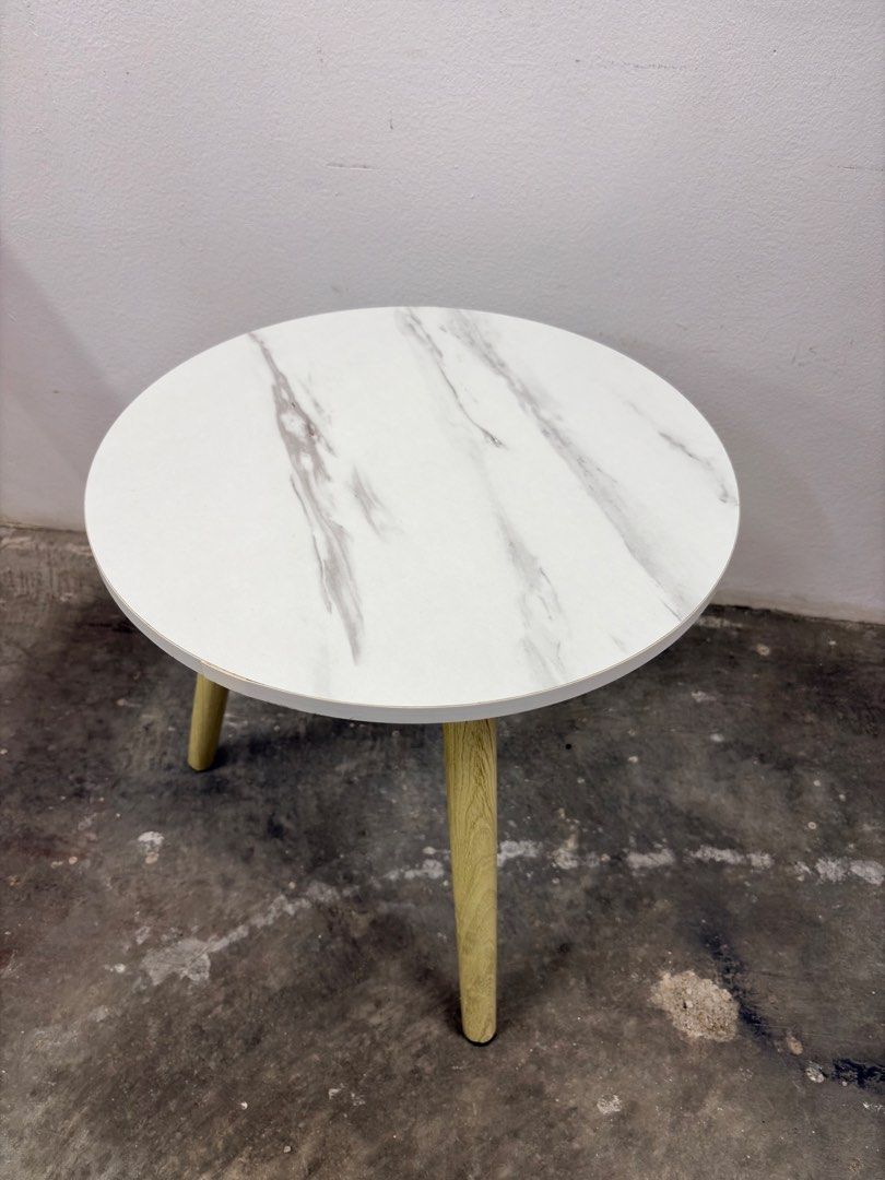 small table (Category: Tables & Sets) located in Kajang. Submitted by goodsdmy_secondhandshop (Listing ID 1456039760, Image 2). Description: used item ♻️✨ sold as is — what you see is what you get. 📍 pickup: taman bukit mewah, kajang 🚚 delivery guna lalamove .
