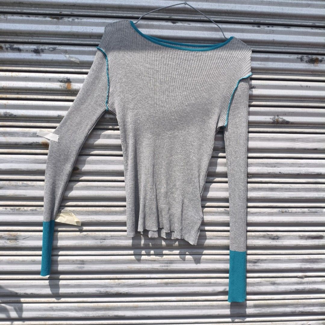 (small-medium) japa gray and aqua long sleeves top (Category: Longsleeves) located in Lucena. Submitted by minryism (Listing ID 1455909483, Image 2). Description: late na sa ballet practice japa knit top 🩰🩰 fits small-medium ladies 🦢🦢 fits xs men onli: 300 Length:23 in Width (pit to pit):15-17 in Shoulder:17 in Sleeves:26 in Arm opening: 7 body hugging sya very layering piece very very chiccCcccc forda best fit po u can measure ur fav garment