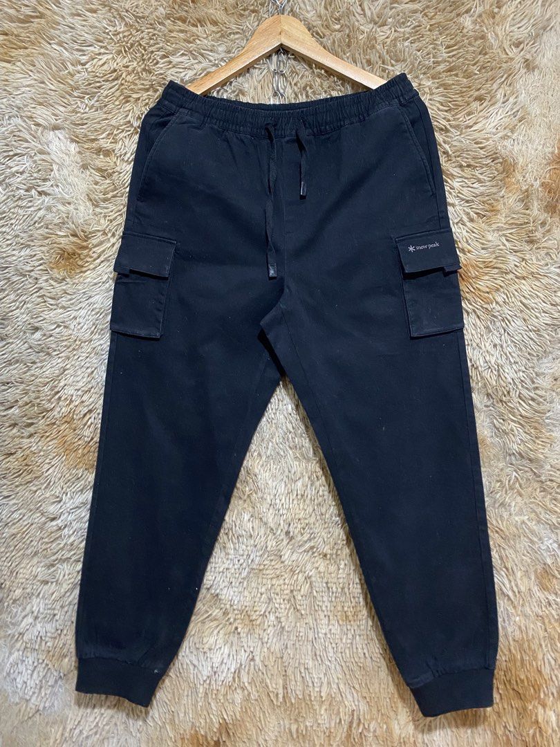 SNOW PEAK CARGO JOGGER (Category: Joggers) located in Butuan. Submitted by thriftingz143 (Listing ID 1456026940, Image 1). Description: excellent to new condition no issues, need wash only 9.5 or better color rate size 31-36 waistline.