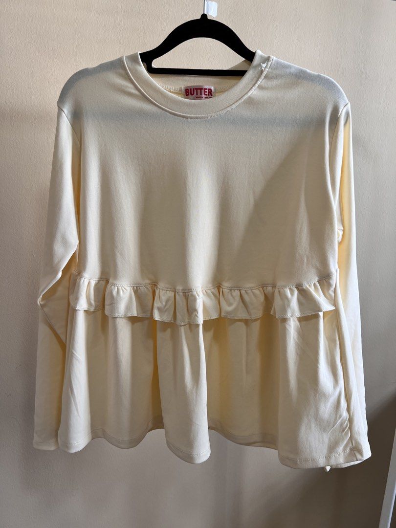 Soft Basic Ruffles Blouse (Category: Tops) located in Singapore. Submitted by yourstrulyanis (Listing ID 1456009866, Image 3). Description: Brand new instocks Available in 6 colours Length: 60cm | PTP: 47-70cm | Drop Shoulder | Sleeve: 60cm Buy 1 for $23 Buy 2 for $40.
