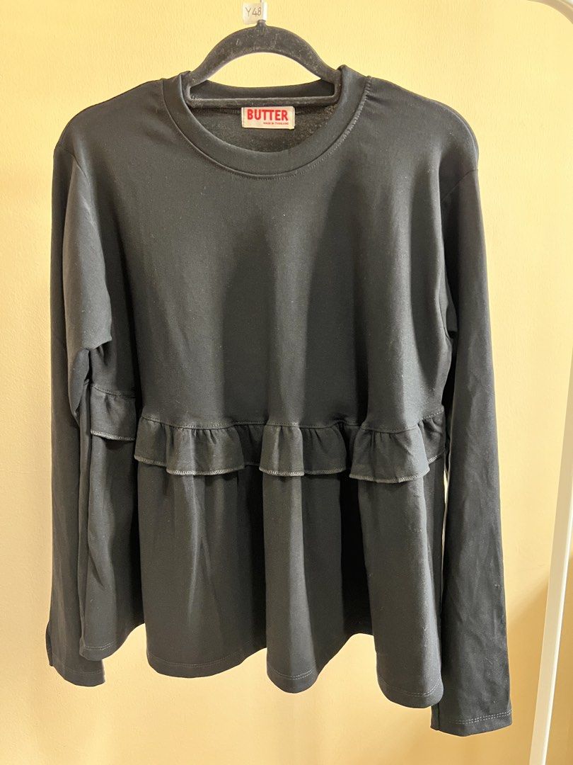Soft Basic Ruffles Blouse (Category: Tops) located in Singapore. Submitted by yourstrulyanis (Listing ID 1456009866, Image 7). Description: Brand new instocks Available in 6 colours Length: 60cm | PTP: 47-70cm | Drop Shoulder | Sleeve: 60cm Buy 1 for $23 Buy 2 for $40.