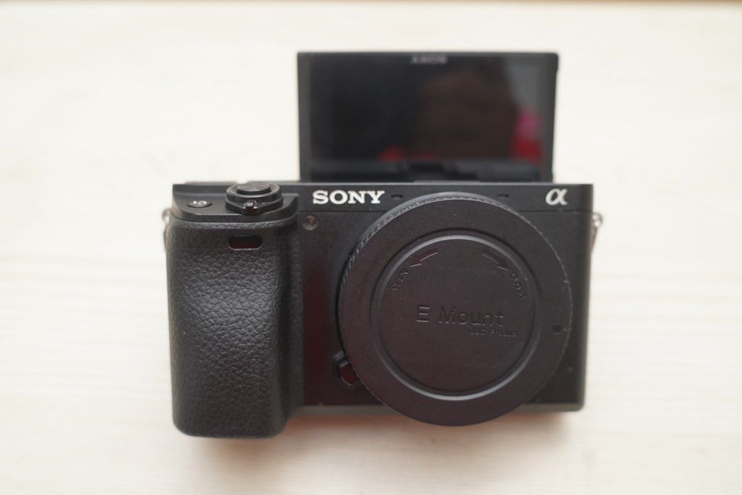 Sony A6400 body only (not powering on) (Category: Cameras) located in Marikina City. Submitted by arme.camera (Listing ID 1455950006, Image 2). Description: • Marikina City pick-up • LRT/MRT meet-up for 250 Pesos handling fee (waived for LRT Antipolo until Cubao only) • Lalamove same day • LBC nationwide (2k security deposit for items above 3k to prevent bogus buyers and scammers. Remaining amount plus SF via COP/COD) Kindly send a message to ava