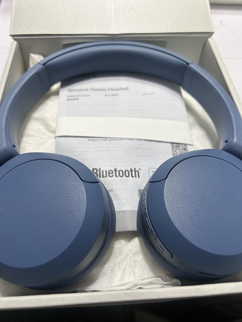 Sony wh-ch520 (Category: Headphones & Headsets) located in Pasay City. Submitted by marcoky (Listing ID 1456051513, Image 1). Description: Expired warranty na po.