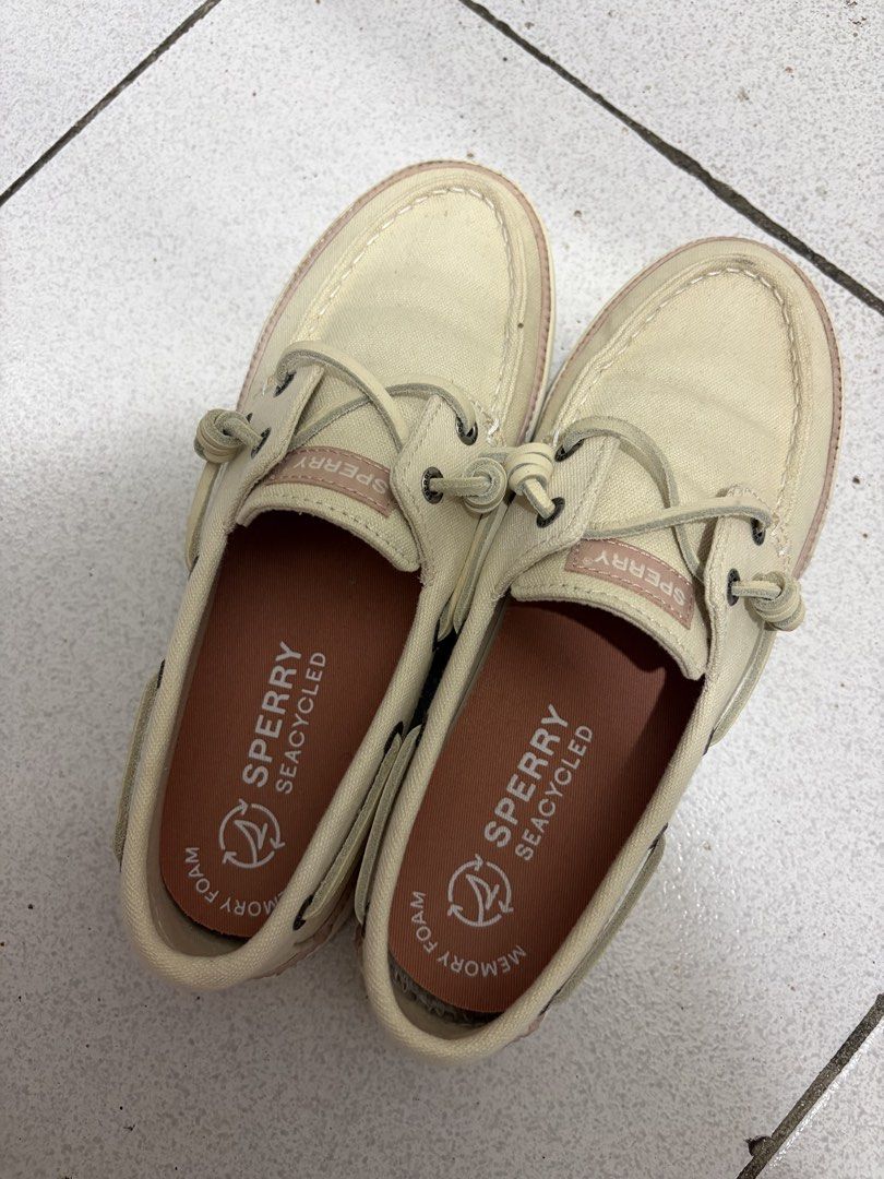 Sperry Topsider (Category: Loafers) located in Manila. Submitted by bndthetrnd (Listing ID 1455859710, Image 1). Description: .