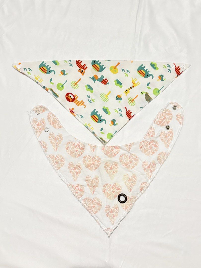 Toddlers Bib (Category: Babies & Kids Fashion) located in Pasig City. Submitted by adikinsdeclutter (Listing ID 1455948239, Image 1). Description: .