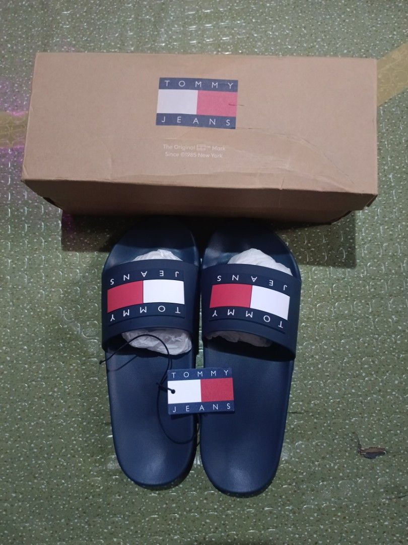 Tommy Jeans Logo Essential Slides (Category: Slippers & Slides) located in Manila. Submitted by boyli13 (Listing ID 1456031889, Image 2). Description: Size 8 US/41 EU/ 26 CM Complete with box papers and insert All p legit Meetup Antipolo or Anonas QC LALAMOVE OR LBC PAYMENT 1ST.