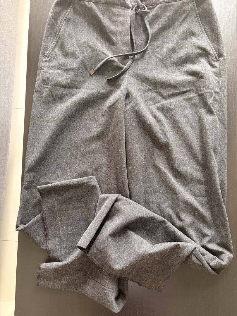 TOP TEN Grey Drawstring Waist Pants Size 31 [Korea] (Category: Other Bottoms) located in Las Pinas. Submitted by jeime (Listing ID 1455911692, Image 2). Description: - Brand: TOP TEN - Color: Grey - Size: 31 - Features: Drawstring waist, pockets - Fabric: Subtle texture - Style: Casual wear - Bought in Korea.