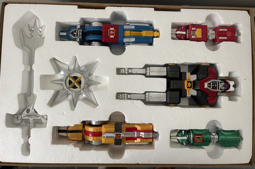 Toynami Voltron Lion Force Collector's Set (Category: Action & Battle Toys) located in Manaoag. Submitted by albertoadele (Listing ID 1455983596, Image 3). Description: - Voltron Lion Force Collector’s Set by Toynami - BIB in pristine condition, taken out of the box for inspection only, never played with - Complete.