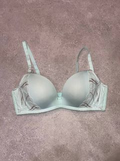(Category: ) located in . Submitted by cutabovetherest (Listing ID 1456044507, Image 1). Description: .
