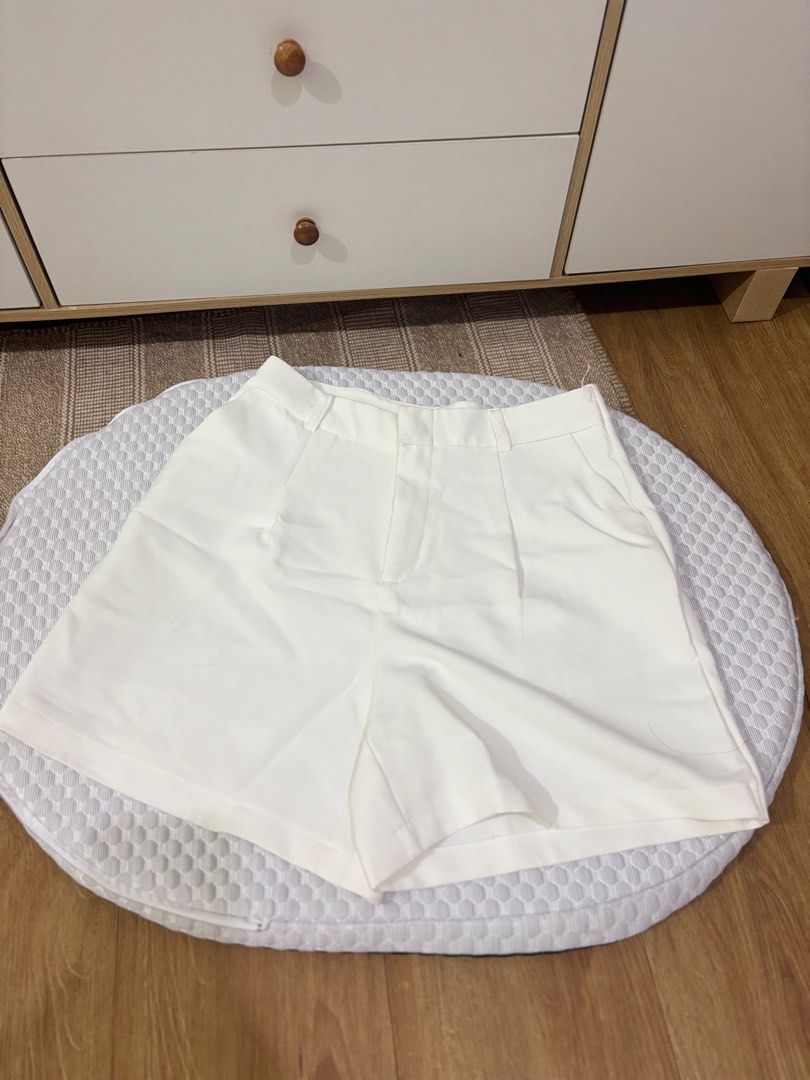 Trouser Shorts - Neutrals (Category: Shorts) located in Mandaluyong City. Submitted by kthln (Listing ID 1456008250, Image 1). Description: Originally size 2XL but altered to fit Large Selling for 200 each but slightly negotiable if will get more than 2 RFS: lost weight, now S-M.