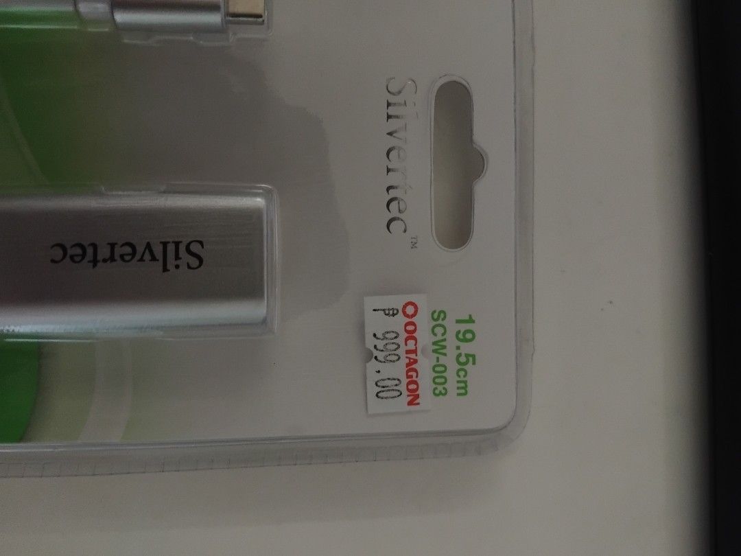 Type C to HDMI Adapter (Category: Electrical, Adaptors & Sockets) located in Manila. Submitted by namjoonthigh (Listing ID 1455905672, Image 2). Description: - Bought for 999 sa Octagon - Used once for a presentation Loc: Makati.