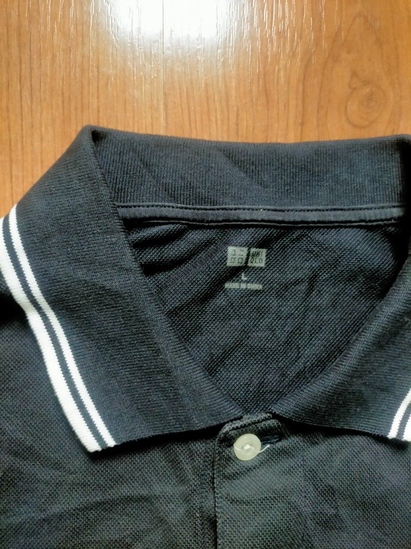 UNIQLO POLO SHIRT (Category: Formal Shirts) located in Angeles City. Submitted by luigids (Listing ID 1456050479, Image 2). Description: SIZE LARGE NO ISSUE.