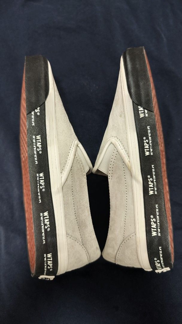 VANS VAULT X WTAPS CLASSIC SLIP ON LX （分類：波鞋）位於 Hong Kong。 由 terrylyo 提交（商品編號 1456001999，圖片 4）。簡介： brand new, no box. EUR 39 US7 see photos for detail, very slightly glues residue. 。